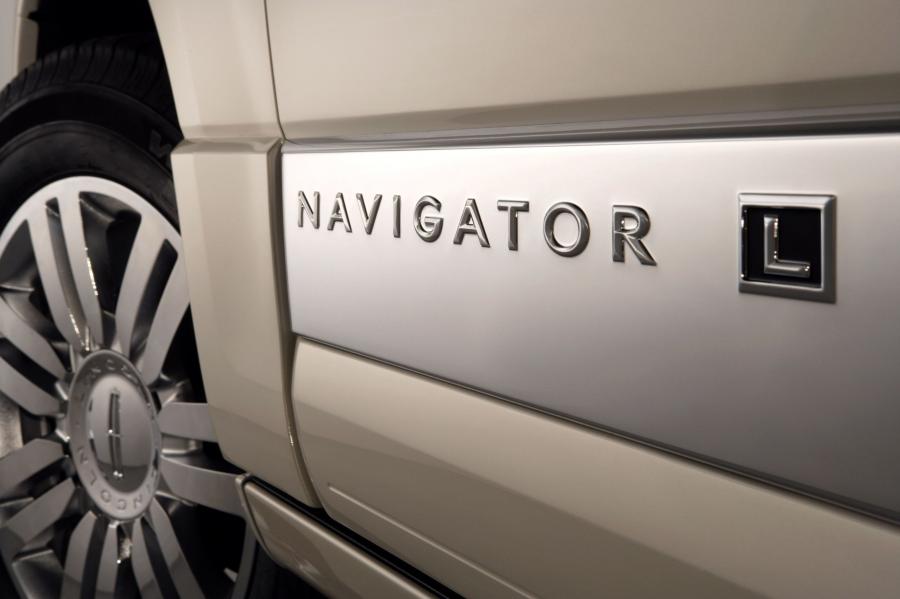  Lincoln Navigator L 2006 года  (фото 28 из 50)